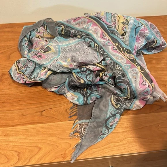 Pastel paisley spring scarf - Picture 4 of 4